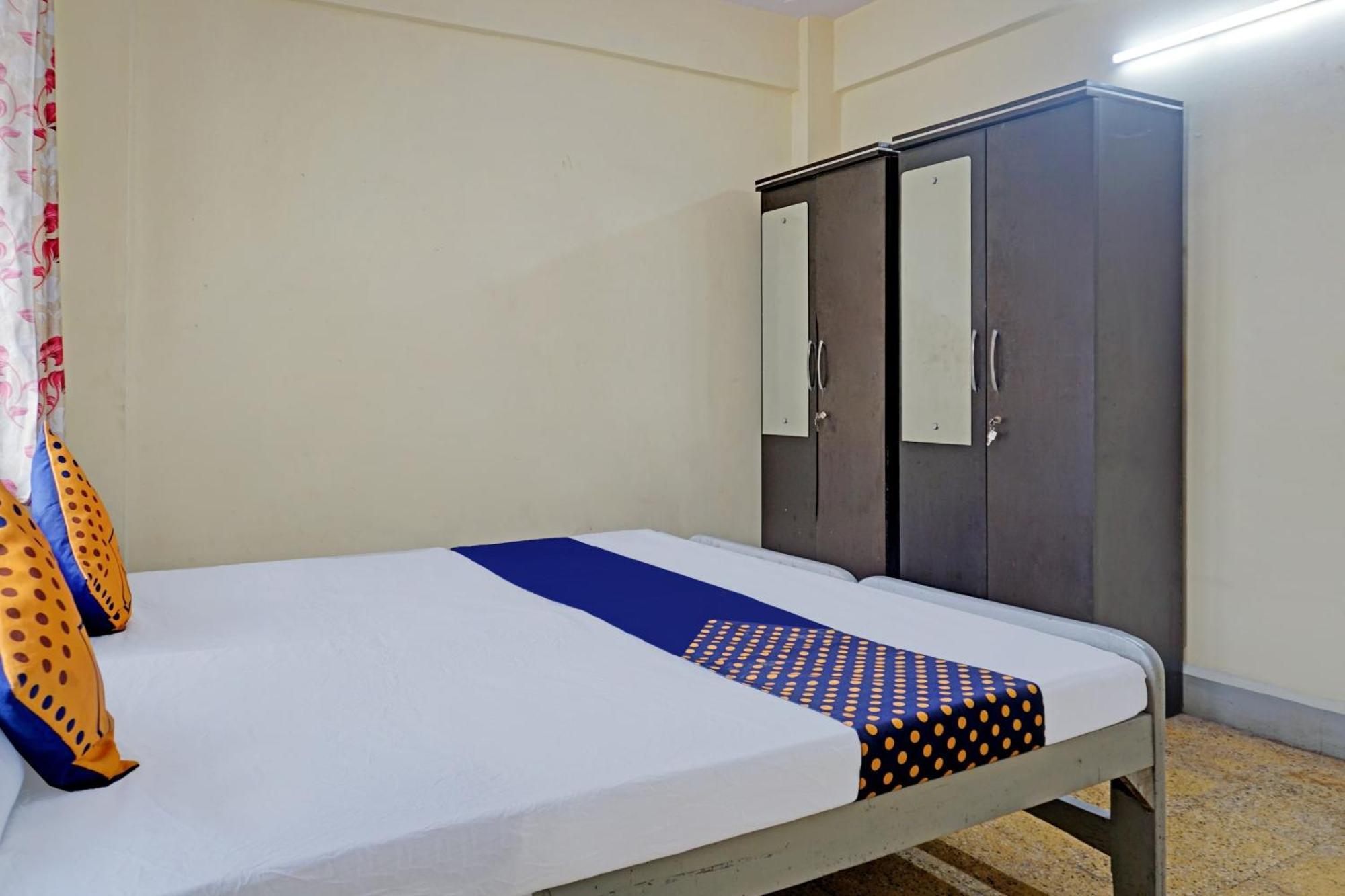 Spot On Hotel Prakash Residency, Near Hanuman Gym Ajmera Colony, Pimpri Экстерьер фото